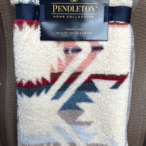 Pendleton Sherpa Aztec Southwest Throw 50x70 New - Picture 3 of 8
